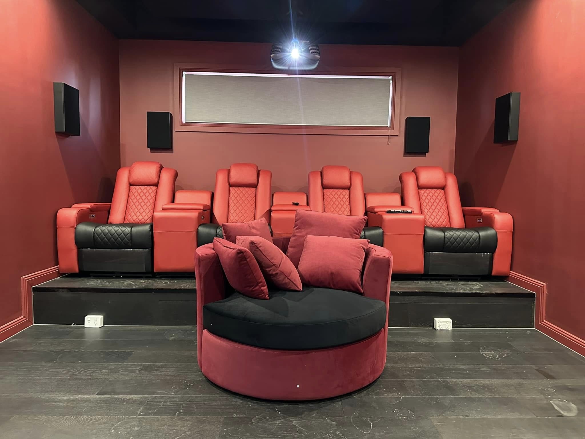 Cinema Room, Colebee